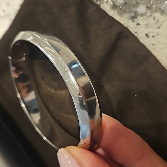 Michael Kors hinge/clasp silver/crystal bracelet - Picture 5 of 7